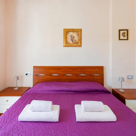 דירה Guesthost - Comfy Balcony Flat With Sea View