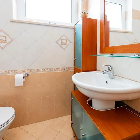 Guesthost - Comfy Balcony Flat With Sea View Appartamento *